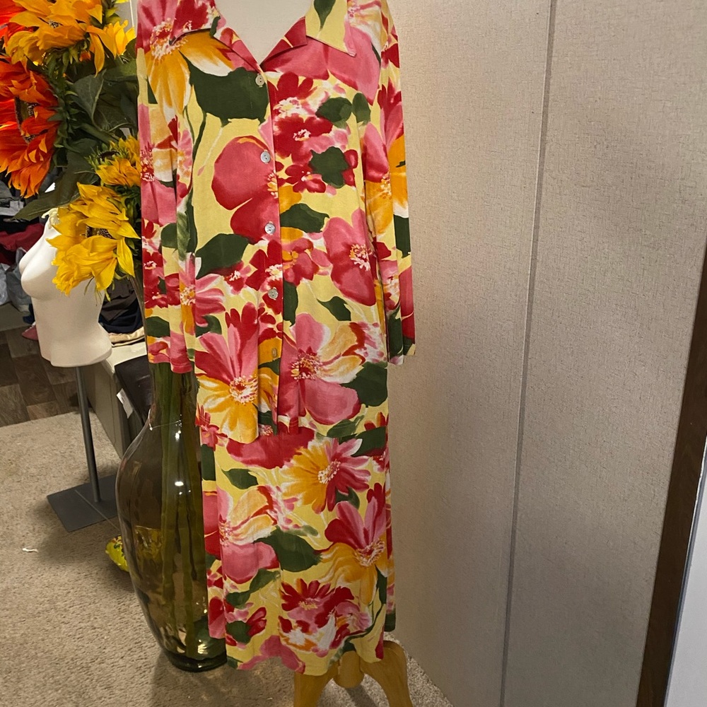 Slinky 2 piece outfit. Jacket L Skirt M